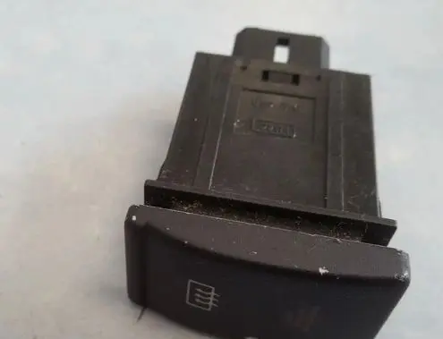 Hyundai Lantra II Windscreen/window heater switch