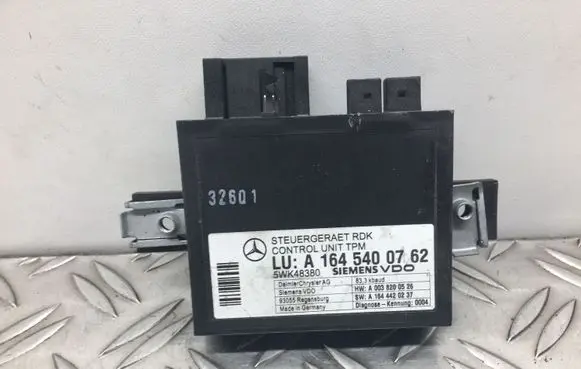 Mercedes-Benz E W211 Tire pressure control unit A1645400762 5WK48380 A0038200526