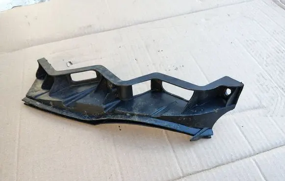 Volkswagen PASSAT B6 Headlight/headlamp mounting bracket 