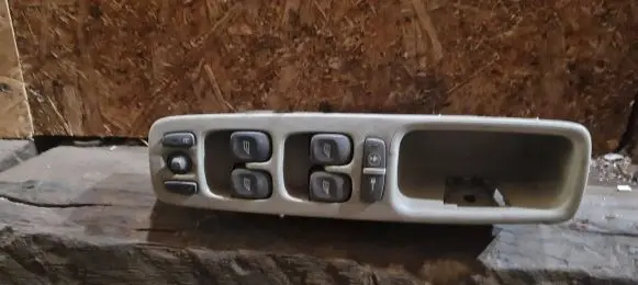 Volvo V70 Electric window control switch 9452959