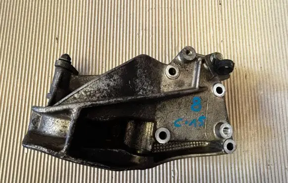 Alfa Romeo 159 Engine mounting bracket 4642138