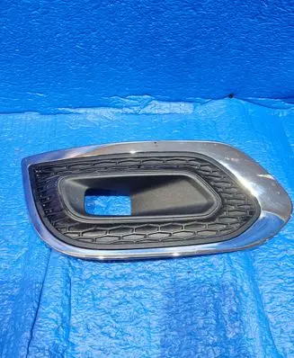 Renault Kadjar Front fog light trim/grill 261A30096R