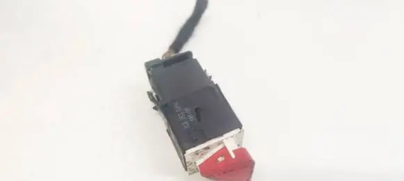 Volkswagen PASSAT B6 Hazard light switch 3C0953509A