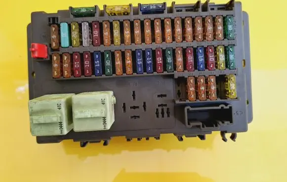 Mini One - Cooper R50 - 53 Fuse box set 6906600-03