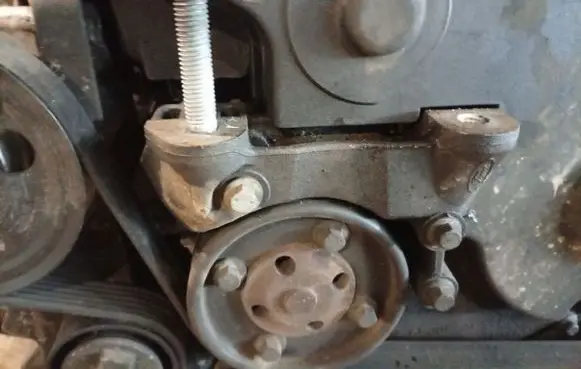 Ford Galaxy Engine mounting bracket