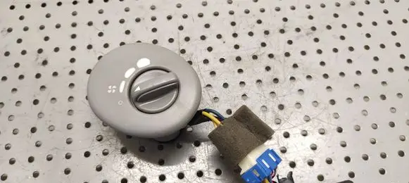 KIA Carnival Interior fan control switch 040413