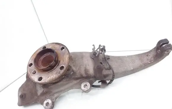 BMW 5 F10 F11 Front wheel hub spindle knuckle 6784637