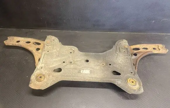 Opel Vivaro Front subframe 8200395007 83853464