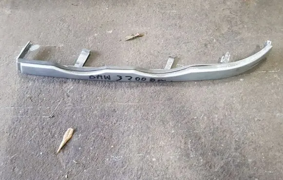 BMW 3 E46 Under headlight/headlamp trim 8208481