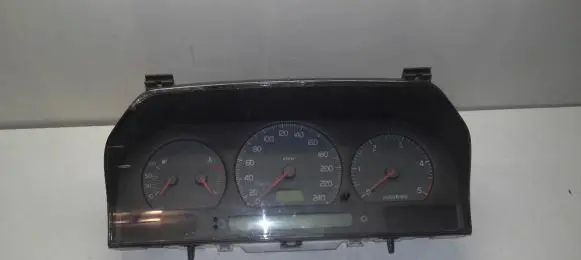 Volvo V70 Speedometer (instrument cluster) 9168144 A692