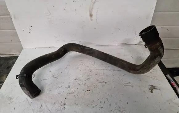 Volkswagen PASSAT B6 Engine coolant pipe/hose