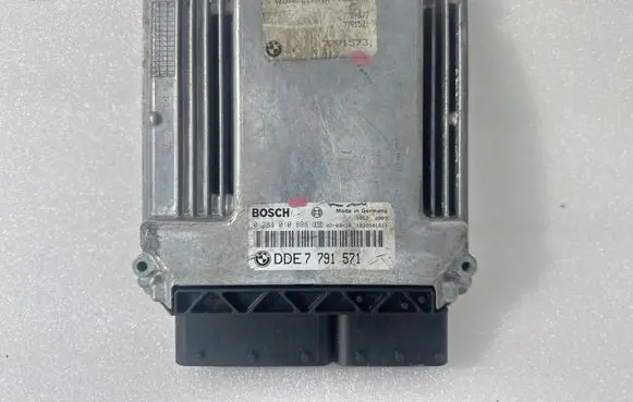 BMW 7 E65 E66 Engine control unit/module 0281010898 7791571 1039S01611
