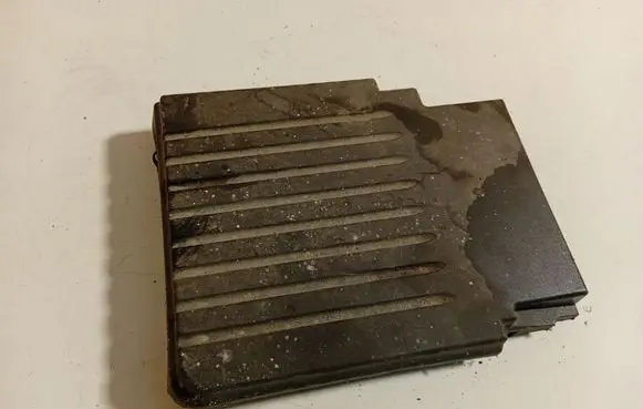 Peugeot 406 Fuse box cover 9629573880