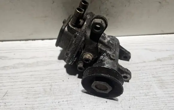 Peugeot 405 Power steering pump 72143101 1030