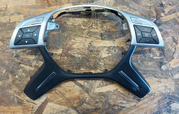 Mercedes-Benz C W204 Steering wheel trim A2464601503 A1725400362 A17254000262