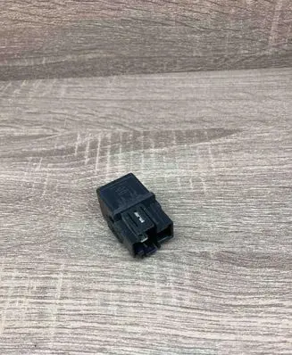 Mitsubishi Carisma Other relay V23134B52X240 MB953381 Used