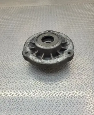 BMW 6 F12 F13 Front upper strut mount 6795082