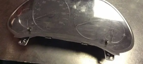 Speedometer (instrument cluster)