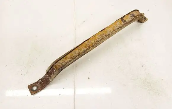Toyota RAV 4 (XA30) Fuel tank mounting bracket 