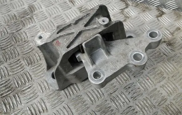 Ford Kuga III Engine mount vacuum valve 