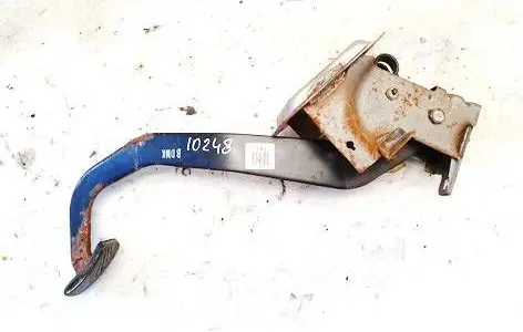 Hyundai Trajet Clutch pedal 