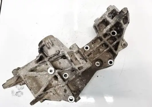 Audi A4 S4 B5 8D Engine mounting bracket 058145523B