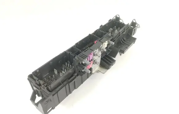 Tesla Model X Fuse module 1034405-02-C