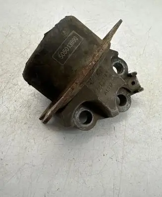 Alfa Romeo 159 Engine mount bracket 505013890