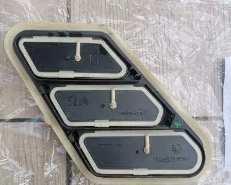 Citroen Berlingo Quarter panel pressure vent 9818354180 87878U03