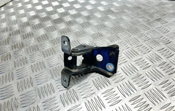 Ford Explorer Front door lower hinge 018228