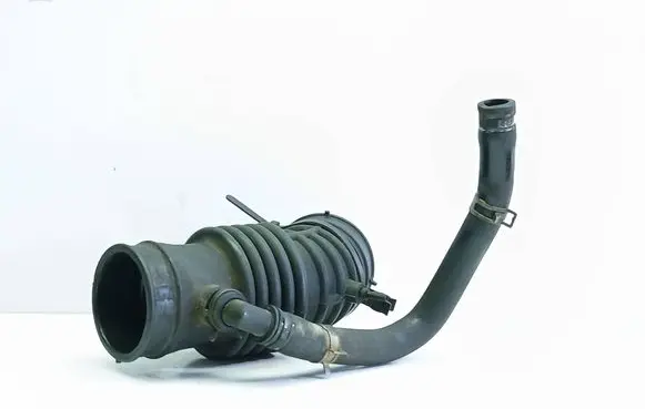 Nissan Almera Tino Turbo air intake inlet pipe/hose 