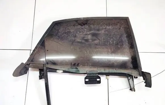 Volkswagen Golf VII Rear door window/glass frame