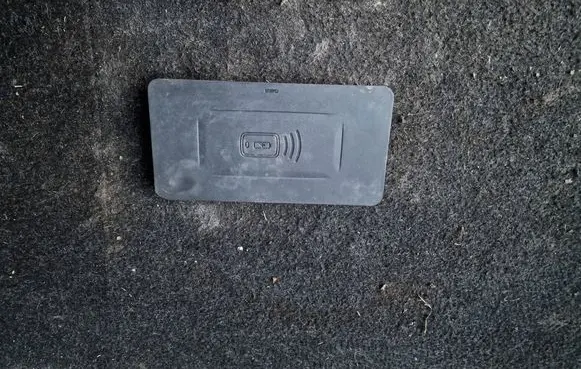 BMW X7 G07 Wireless charging module 9437712 13399710 4774A18900