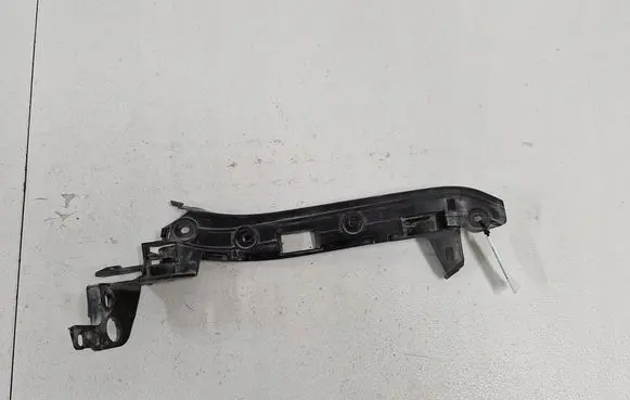 Porsche Cayenne (9PA) Fender mounting bracket 7L5807050B