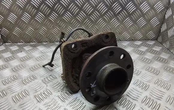 Opel Zafira B Rear wheel hub