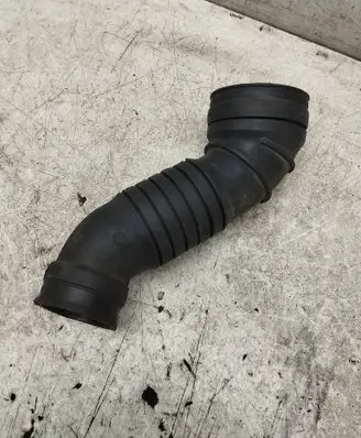 Air intake hose/pipe