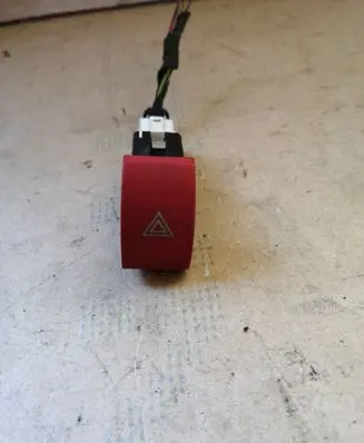 Skoda Octavia Mk2 (1Z) Hazard light switch 1Z0953235A 35405