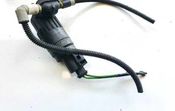 Skoda Octavia Mk2 (1Z) Windscreen/windshield washer pump 1k6955651 sg712v
