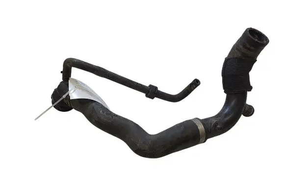Volkswagen PASSAT B6 Engine coolant pipe/hose