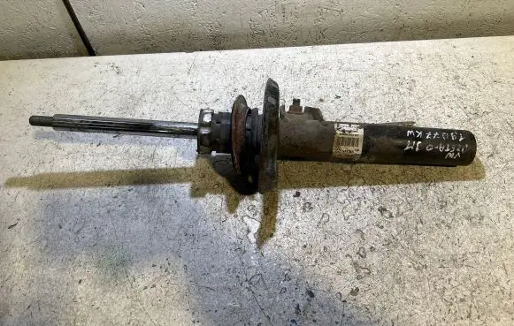 Volkswagen Jetta V Front shock absorber/damper