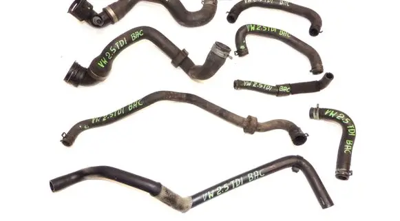 Engine coolant pipe/hose