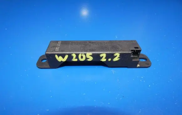 Mercedes-Benz C W205 Keyless (KESSY) go control unit/module A1668200075 33503401