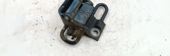 Volkswagen Golf IV Front door lower hinge 9AHAA