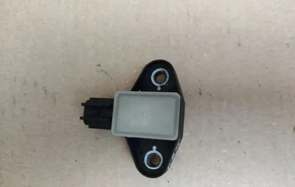 Volkswagen PASSAT CC Airbag deployment crash/impact sensor 33987086KT