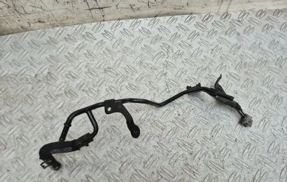 Skoda Octavia Mk3 (5E) Engine coolant pipe/hose 04L121070AB 04L121030