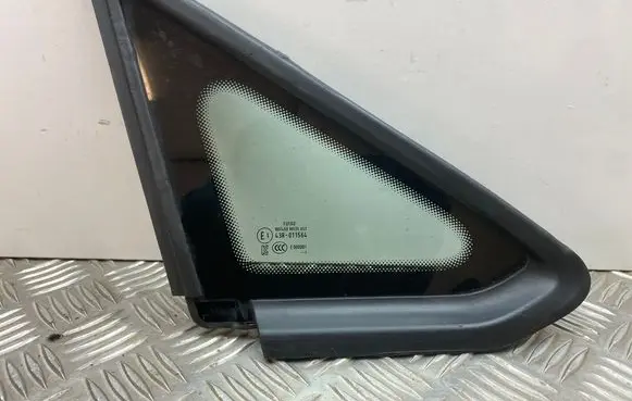 Volkswagen Caddy Front triangle window/glass 2K7845116