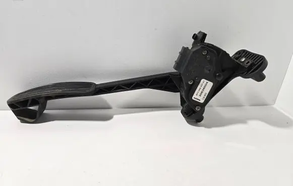 Volvo S60 Accelerator throttle pedal 30636004 6PV00853701