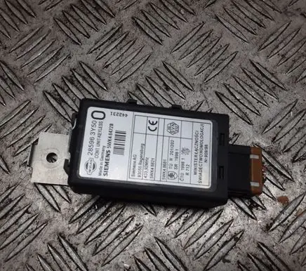 Nissan X-Trail T30 Door central lock control unit/module 285963Y50 5WK46472B