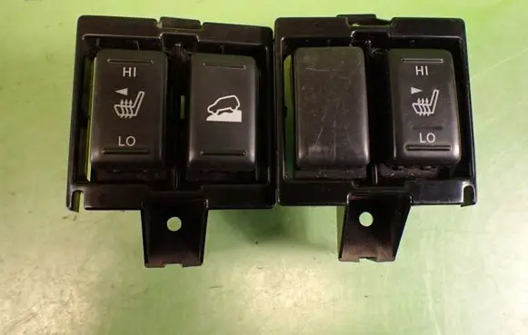 Nissan X-Trail T31 Seat heating switch 
