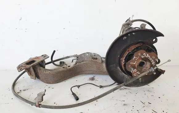Nissan Qashqai+2 Stub axle 